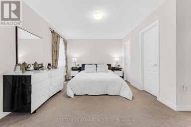468 KWAPIS BOULEVARD Newmarket (Woodland Hill) Ontario photo 21