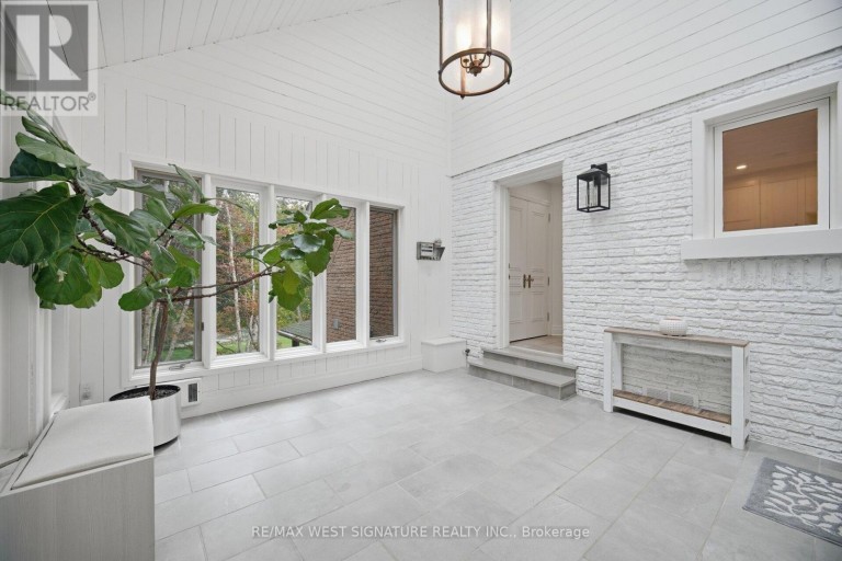 42 HEDGEROW COURT, Vaughan (Kleinburg), Ontario, L0J1C0