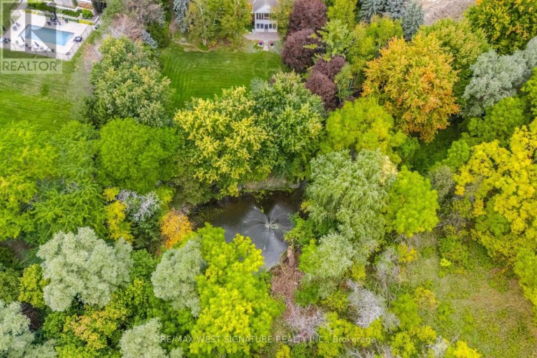42 HEDGEROW COURT, Vaughan (Kleinburg), Ontario, L0J1C0