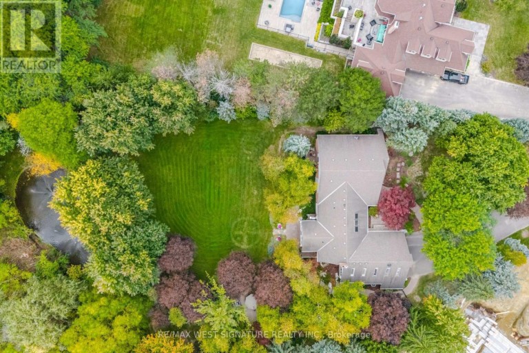 42 HEDGEROW COURT, Vaughan (Kleinburg), Ontario, L0J1C0