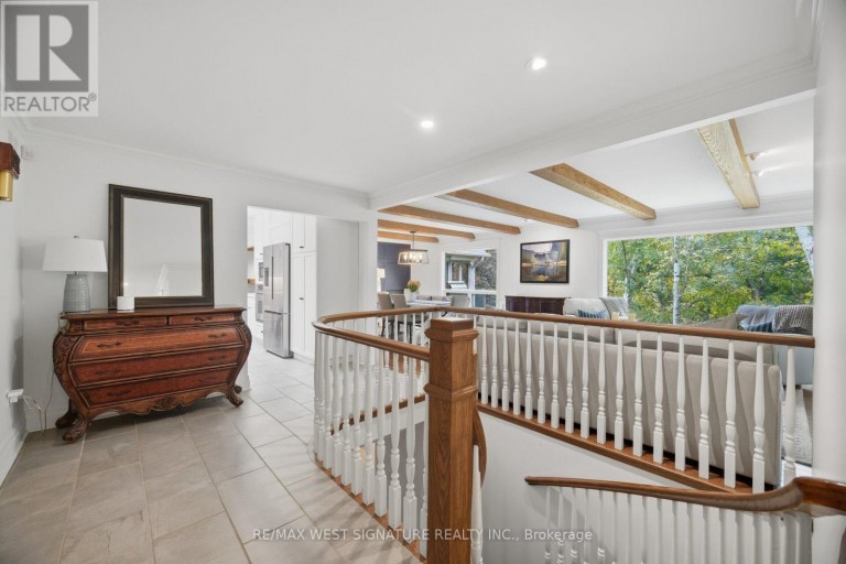 42 HEDGEROW COURT, Vaughan (Kleinburg), Ontario, L0J1C0