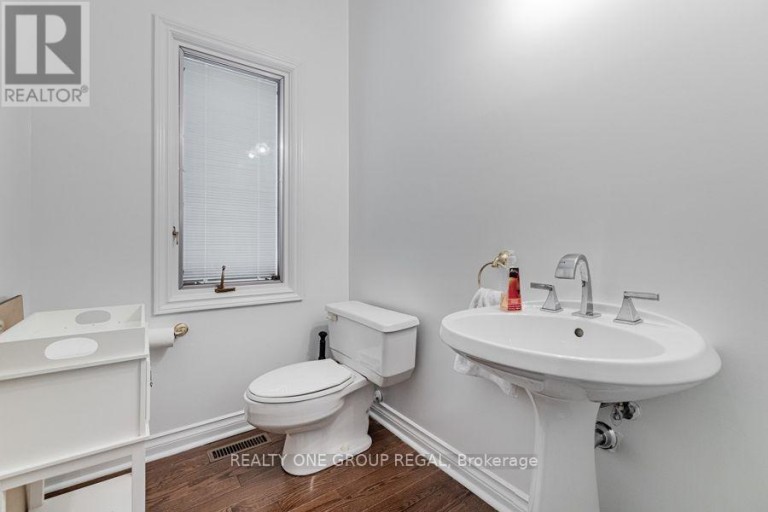 17 DUNLOE ROAD, Richmond Hill (Bayview Hill), Ontario, L4B2H6