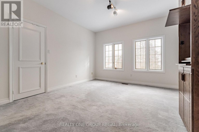 17 DUNLOE ROAD, Richmond Hill (Bayview Hill), Ontario, L4B2H6