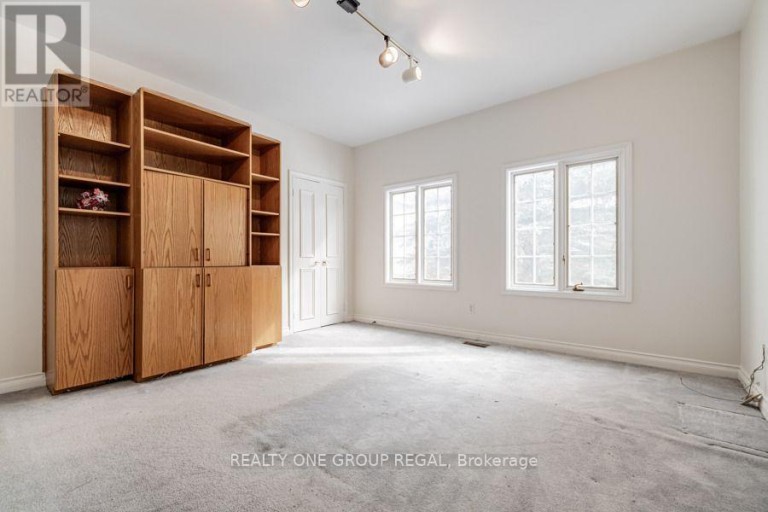 17 DUNLOE ROAD, Richmond Hill (Bayview Hill), Ontario, L4B2H6