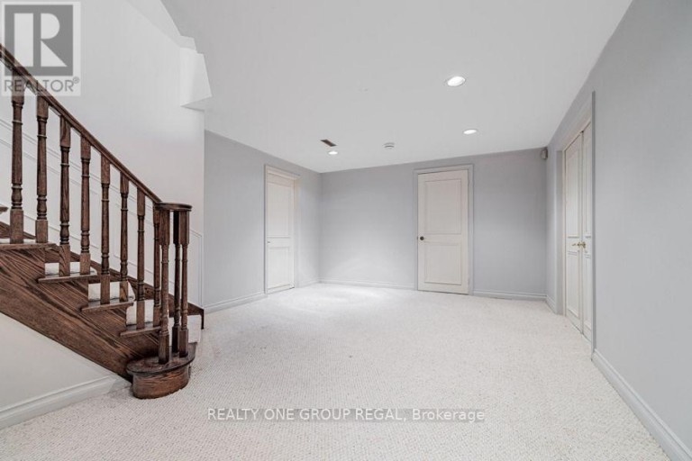 17 DUNLOE ROAD, Richmond Hill (Bayview Hill), Ontario, L4B2H6
