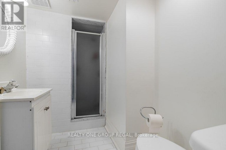 17 DUNLOE ROAD, Richmond Hill (Bayview Hill), Ontario, L4B2H6