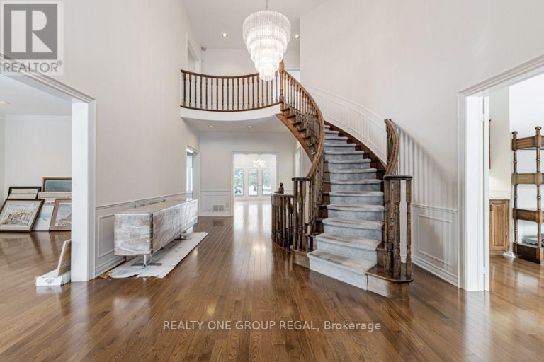17 DUNLOE ROAD, Richmond Hill (Bayview Hill), Ontario, L4B2H6