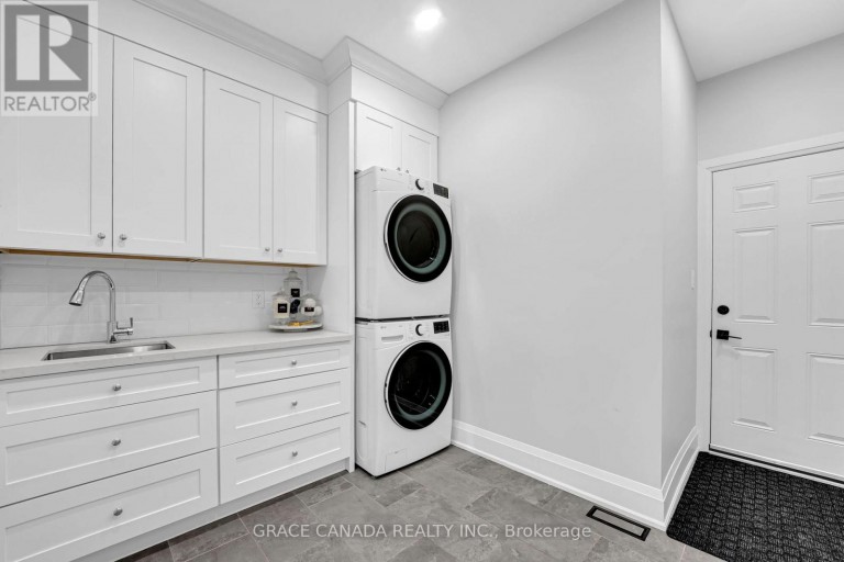 527 ONEIDA DRIVE, Burlington (LaSalle), Ontario, L7T3T9