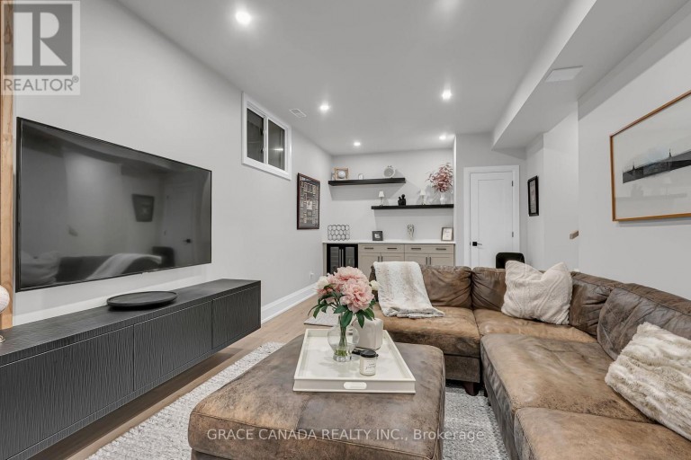 527 ONEIDA DRIVE, Burlington (LaSalle), Ontario, L7T3T9