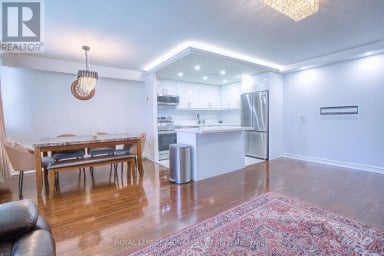 503 - 3590 KANEFF CRESCENT Mississauga (Mississauga Valleys) Ontario photo 3