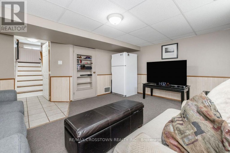 865 KROSNO BOULEVARD, Pickering (Bay Ridges), Ontario, L1W1H2