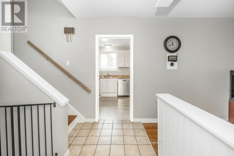 865 KROSNO BOULEVARD, Pickering (Bay Ridges), Ontario, L1W1H2