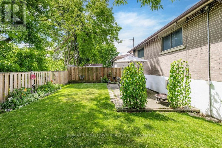 865 KROSNO BOULEVARD, Pickering (Bay Ridges), Ontario, L1W1H2