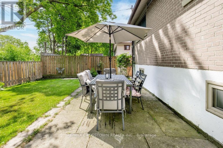 865 KROSNO BOULEVARD, Pickering (Bay Ridges), Ontario, L1W1H2