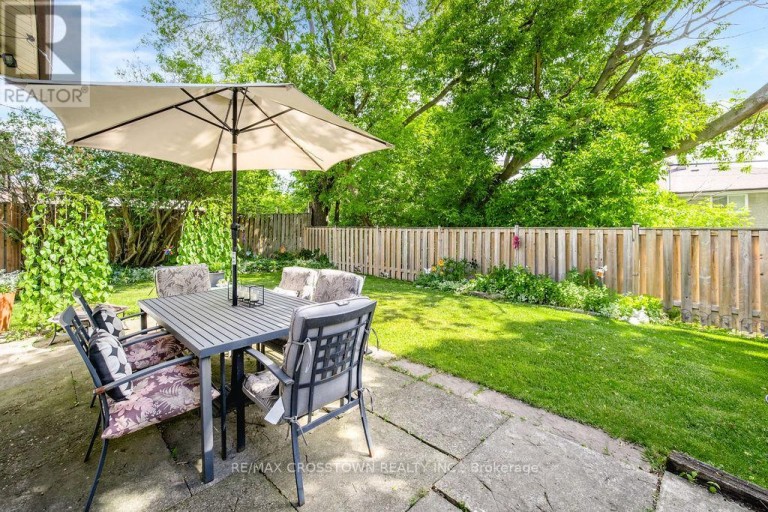 865 KROSNO BOULEVARD, Pickering (Bay Ridges), Ontario, L1W1H2