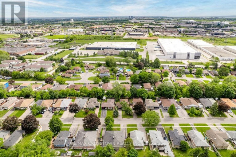 865 KROSNO BOULEVARD, Pickering (Bay Ridges), Ontario, L1W1H2