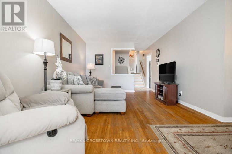865 KROSNO BOULEVARD, Pickering (Bay Ridges), Ontario, L1W1H2
