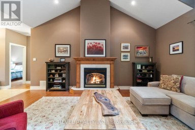 23 LADDIE LANE Springwater (Anten Mills) Ontario photo 10