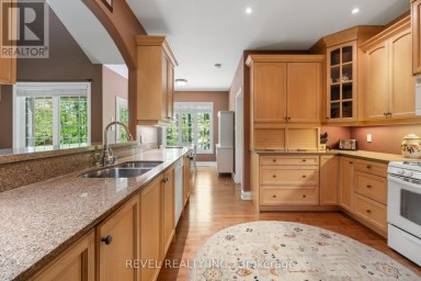 23 LADDIE LANE Springwater (Anten Mills) Ontario photo 16