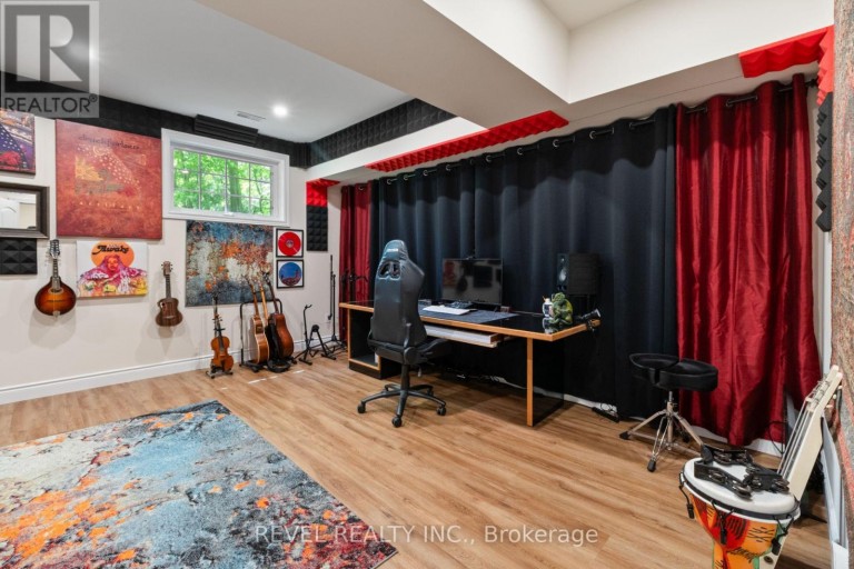 23 LADDIE LANE, Springwater (Anten Mills), Ontario, L9X0C3