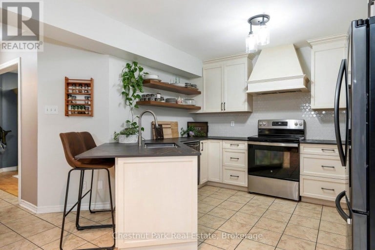 31 BUSH STREET, Collingwood, Ontario, L9Y4T1