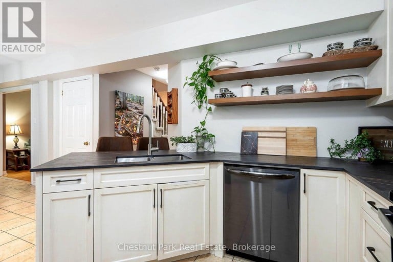 31 BUSH STREET, Collingwood, Ontario, L9Y4T1