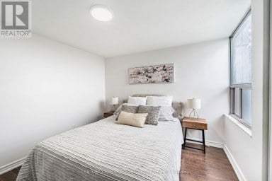 809 - 10 EDGECLIFFE GOLFWAY Toronto (Flemingdon Park) Ontario photo 22