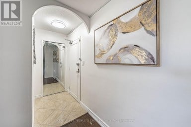 809 - 10 EDGECLIFFE GOLFWAY Toronto (Flemingdon Park) Ontario photo 8