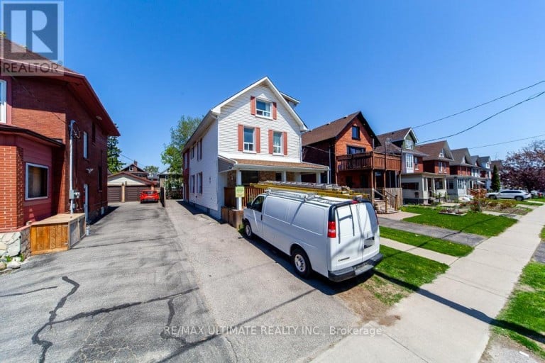 128 ELGIN STREET E, Oshawa (O'Neill), Ontario, L1G1T3