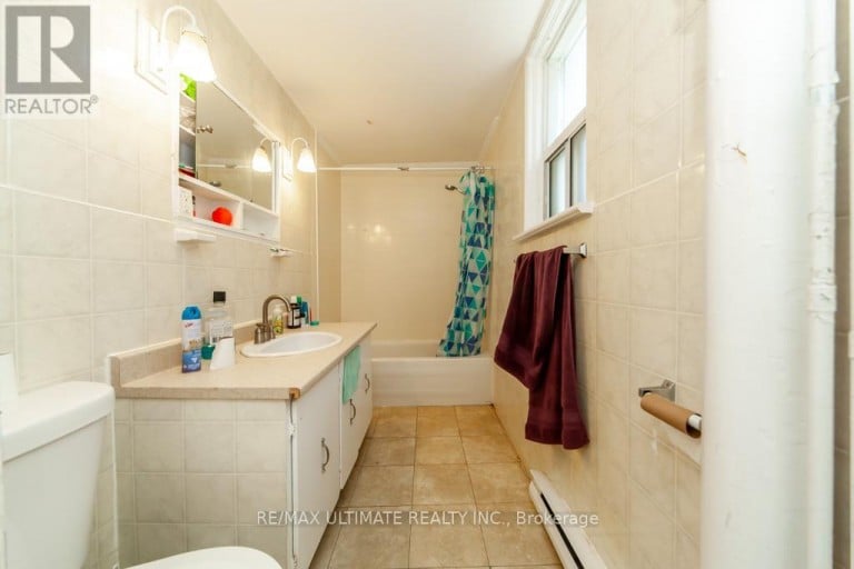 128 ELGIN STREET E, Oshawa (O'Neill), Ontario, L1G1T3