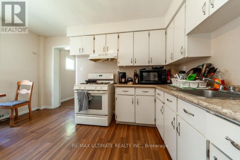 128 ELGIN STREET E, Oshawa (O'Neill), Ontario, L1G1T3