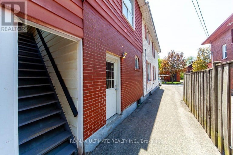 128 ELGIN STREET E, Oshawa (O'Neill), Ontario, L1G1T3