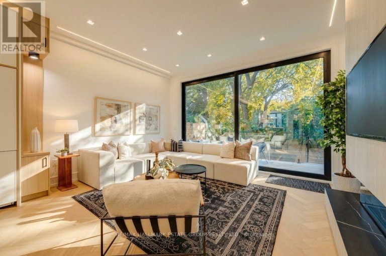 10 WHEELER AVENUE, Toronto (The Beaches), Ontario, M4L3V2