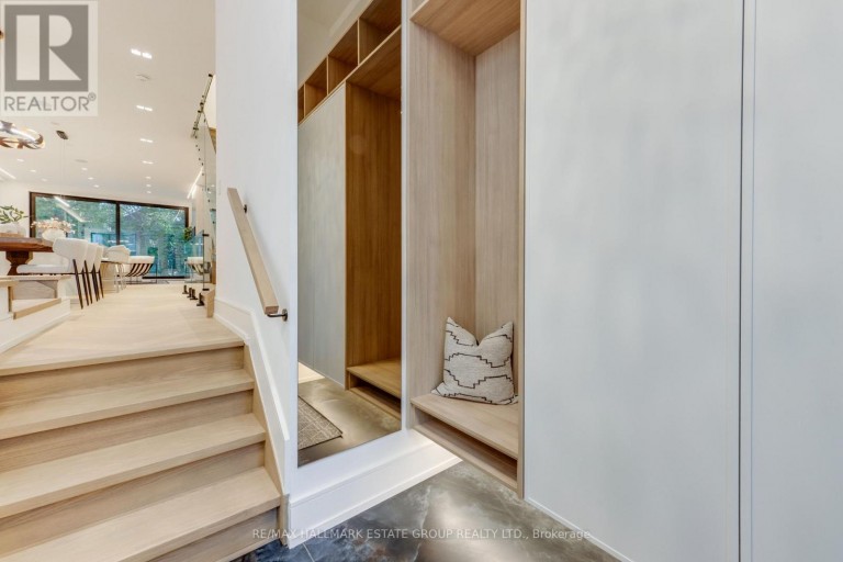 10 WHEELER AVENUE, Toronto (The Beaches), Ontario, M4L3V2
