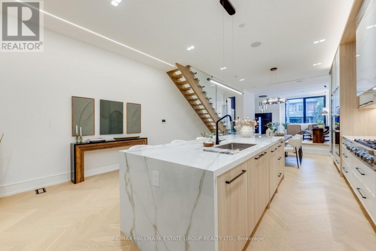 10 WHEELER AVENUE, Toronto (The Beaches), Ontario, M4L3V2