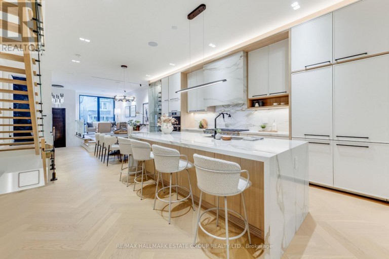 10 WHEELER AVENUE, Toronto (The Beaches), Ontario, M4L3V2