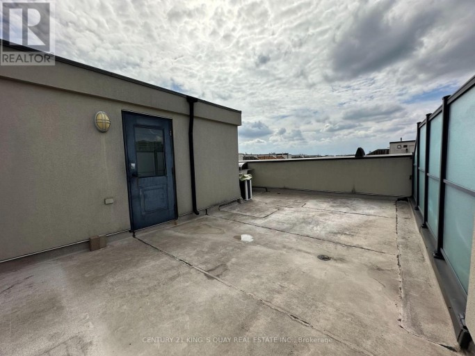 241 - 318 JOHN STREET, Markham (Aileen-Willowbrook), Ontario, L3T0B1