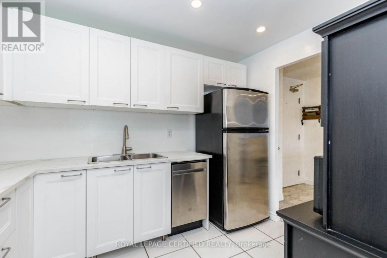 PH15 - 155 HILLCREST AVENUE, Mississauga (Cooksville), Ontario, L5B3Z2