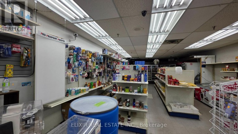4- 2468 EGLINTON AVENUE W, Toronto (Beechborough-Greenbrook), Ontario, M6M5E2