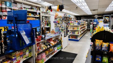 4- 2468 EGLINTON AVENUE W Toronto (Beechborough-Greenbrook) Ontario photo 6