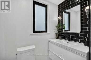 101 COPE STREET Hamilton (Homeside) Ontario photo 37