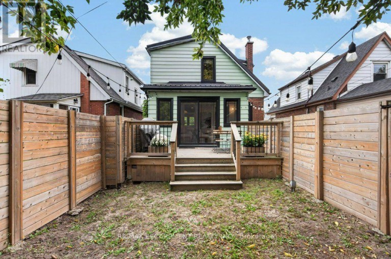 101 COPE STREET, Hamilton (Homeside), Ontario, L8H5B1