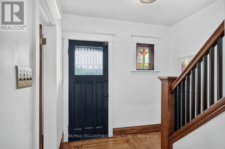 101 COPE STREET, Hamilton (Homeside), Ontario, L8H5B1
