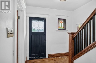 101 COPE STREET Hamilton (Homeside) Ontario photo 7