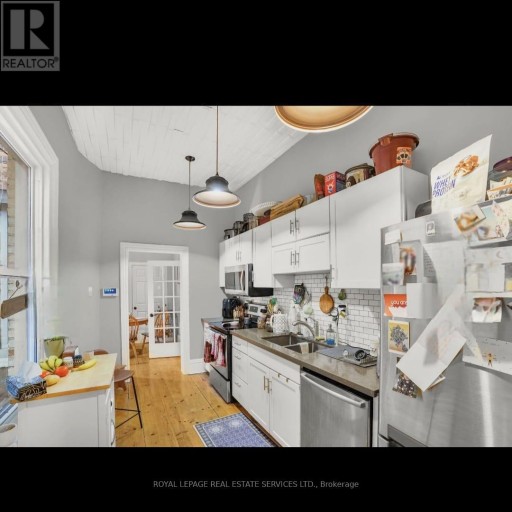 232 KING STREET W, Hamilton (Central), Ontario, L8P1A9