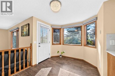 144 Hawkdale Close NW Calgary Alberta photo 13