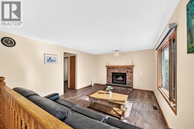 144 Hawkdale Close NW Calgary Alberta photo 14