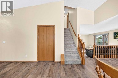 144 Hawkdale Close NW Calgary Alberta photo 21