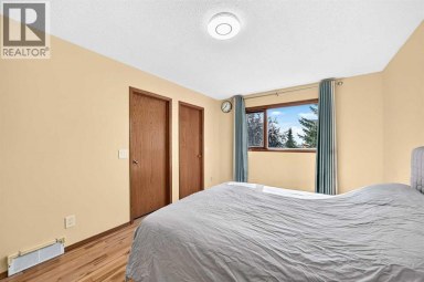 144 Hawkdale Close NW Calgary Alberta photo 23