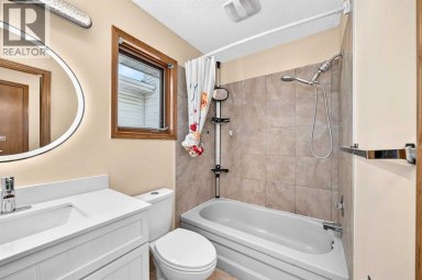 144 Hawkdale Close NW Calgary Alberta photo 24